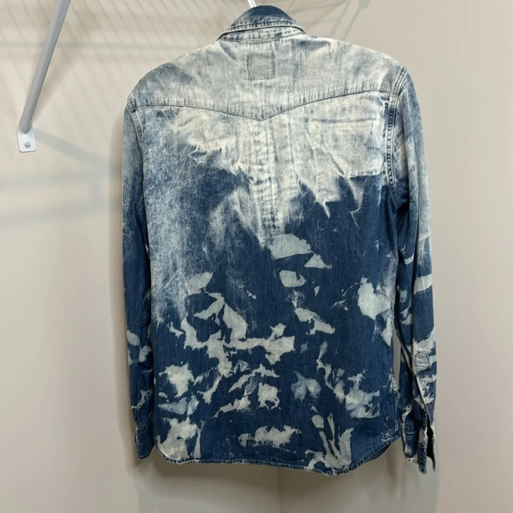 American Eagle Size M Acid Wash Denim Shirt - Picture 4 of 4